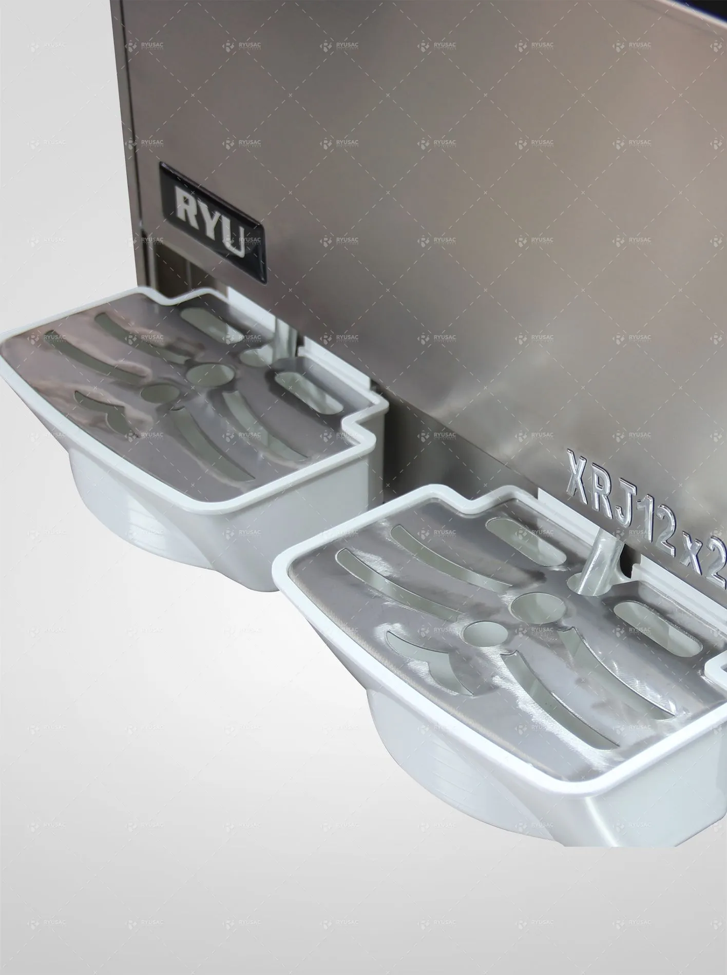 MÁQUINA CREMOLADERA DE 2 TOLVAS 12 LITROS C/U – RYU